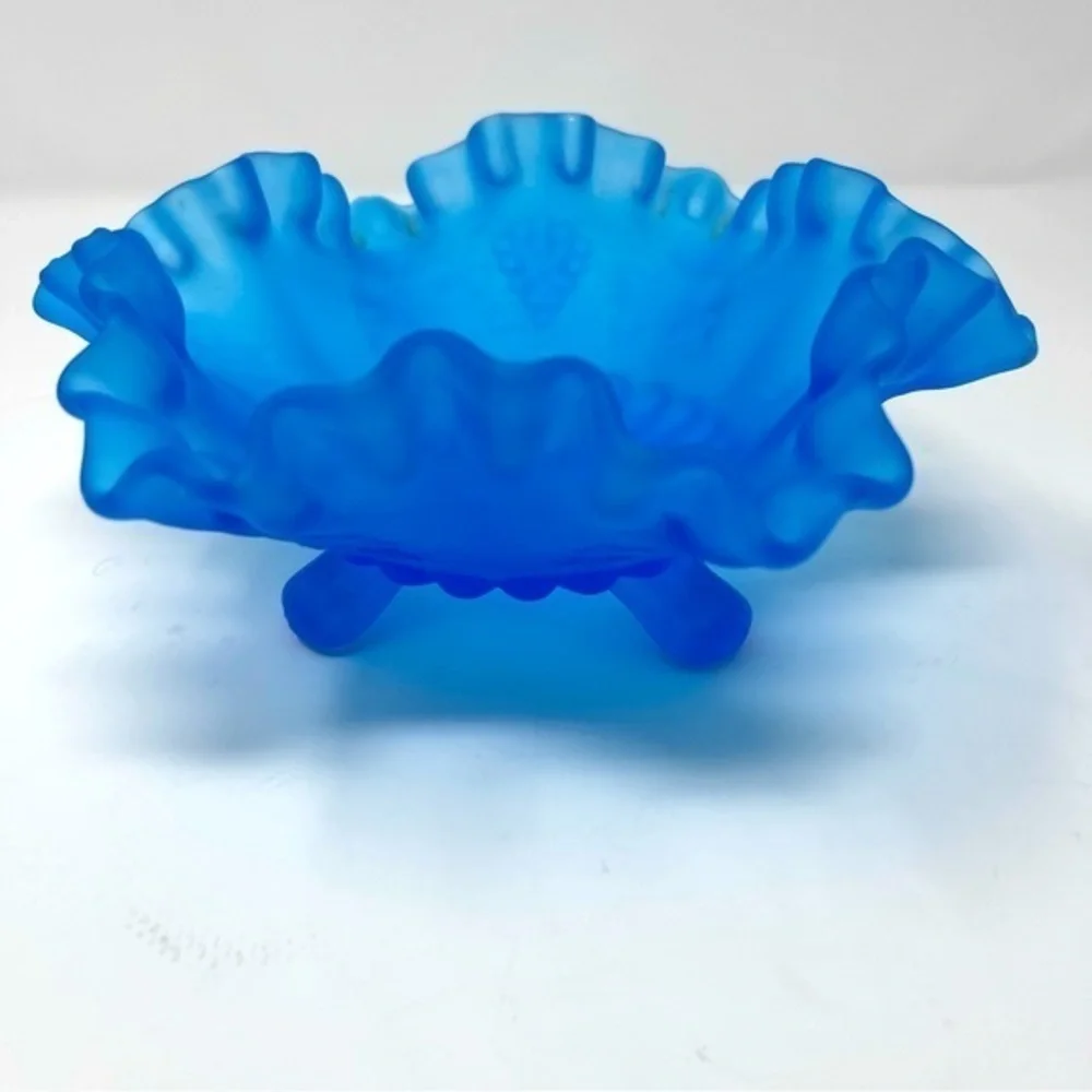 Westmoreland Blue Mist Glass‎ Paneled Grape Crimped Footed Candy Dish Vintage - Picture 2 of 8